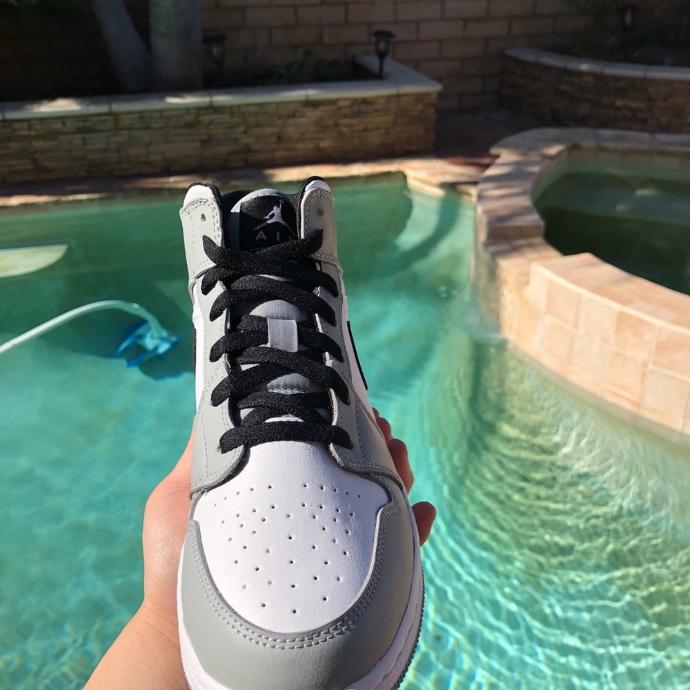 Jordan 1 mid smoke grey ds size 7 - Picture 7 of 14